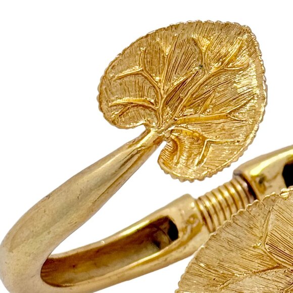 Oscar de la Renta Gold-Tone Lotus Blossom Leaf Cuff Bracelet – Rare Collectible - Picture 6 of 10